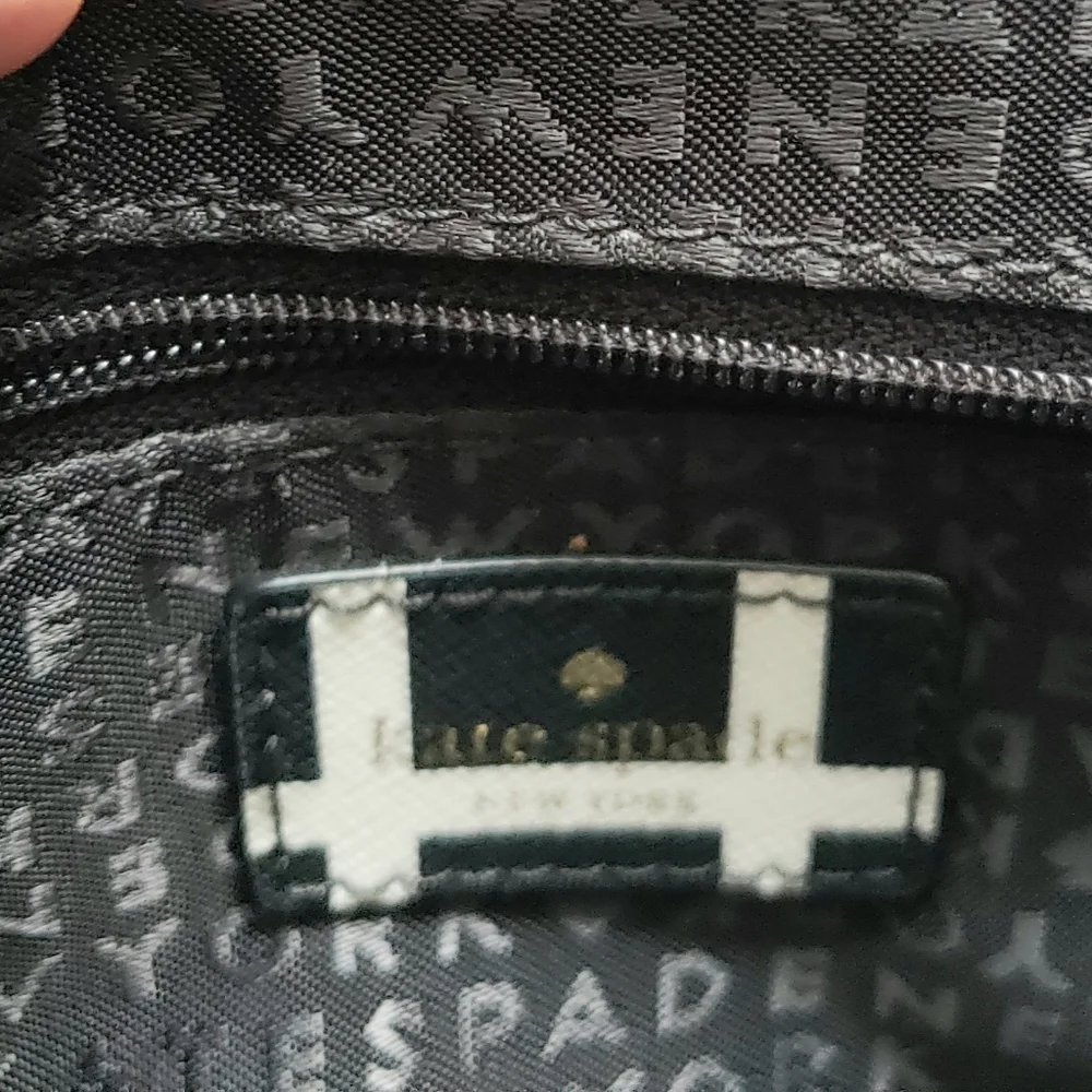 Kate Spade NWOT Saffiano Leather Crossbody Flap Bag NEVER USED.